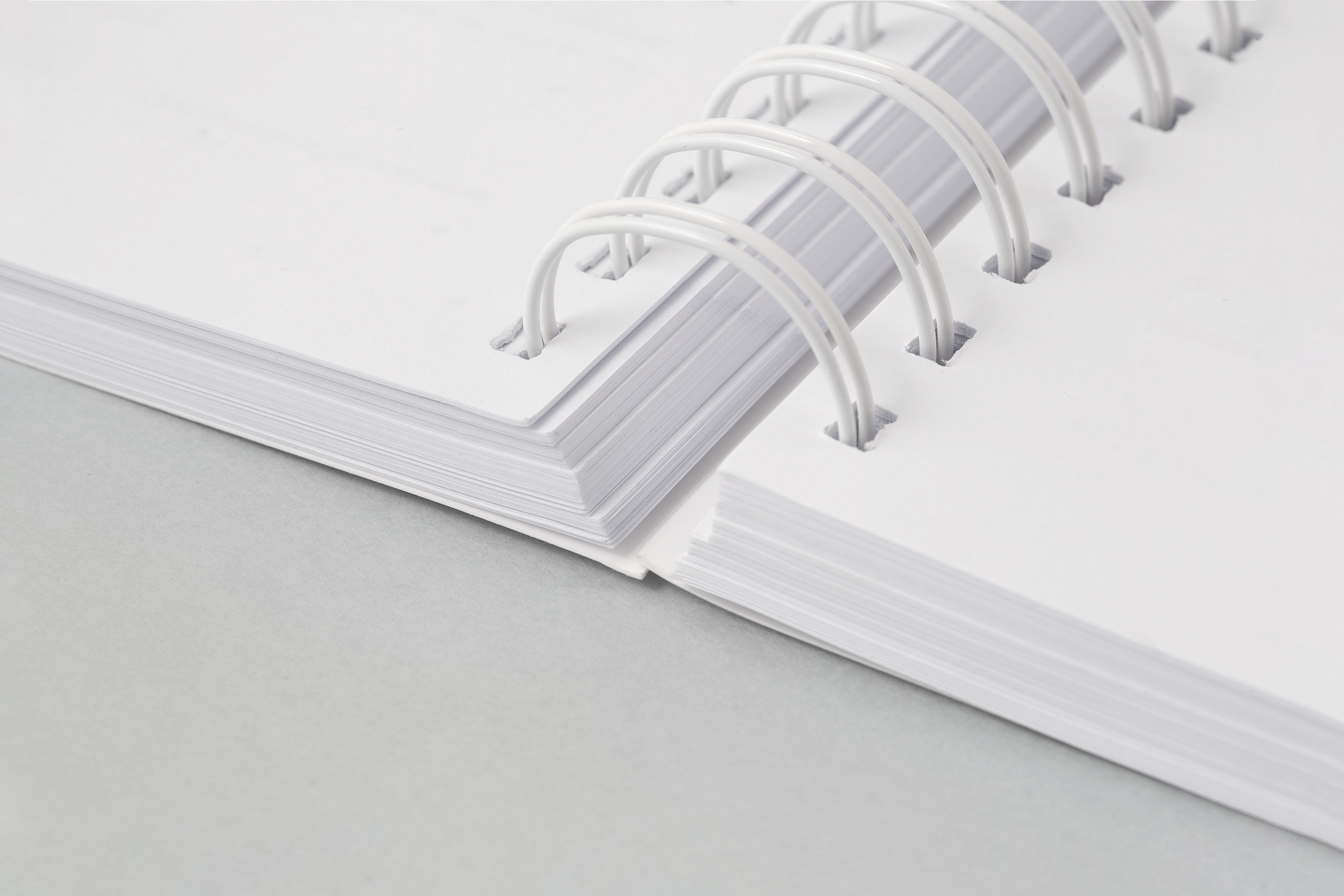 Bok Bindart Ringpärm uppslagen